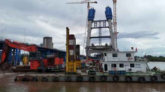 แขนขุดแขนยาวด้วยถังและกระบอกสําหรับ  KOBELCO Hitachi