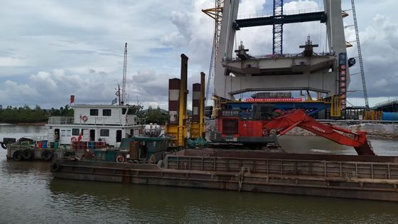 แขนขุดแขนยาวด้วยถังและกระบอกสําหรับ  KOBELCO Hitachi