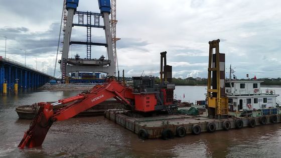 แขนขุดแขนยาวด้วยถังและกระบอกสําหรับ  KOBELCO Hitachi